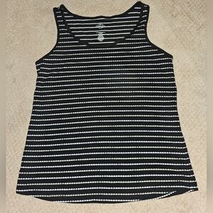 (2)St. John's Bay Womens Round Neck Sleeveless Tank Top size small.